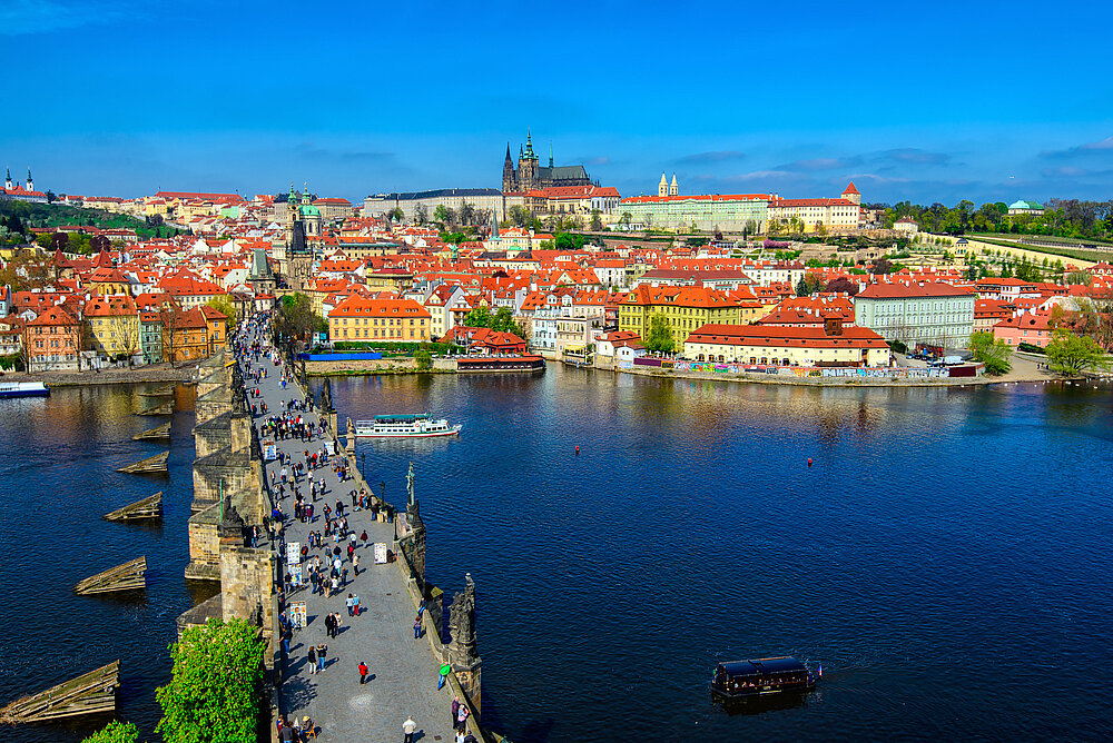 Foto of the old city of Prague with the Charles Bridge and the Vltava river